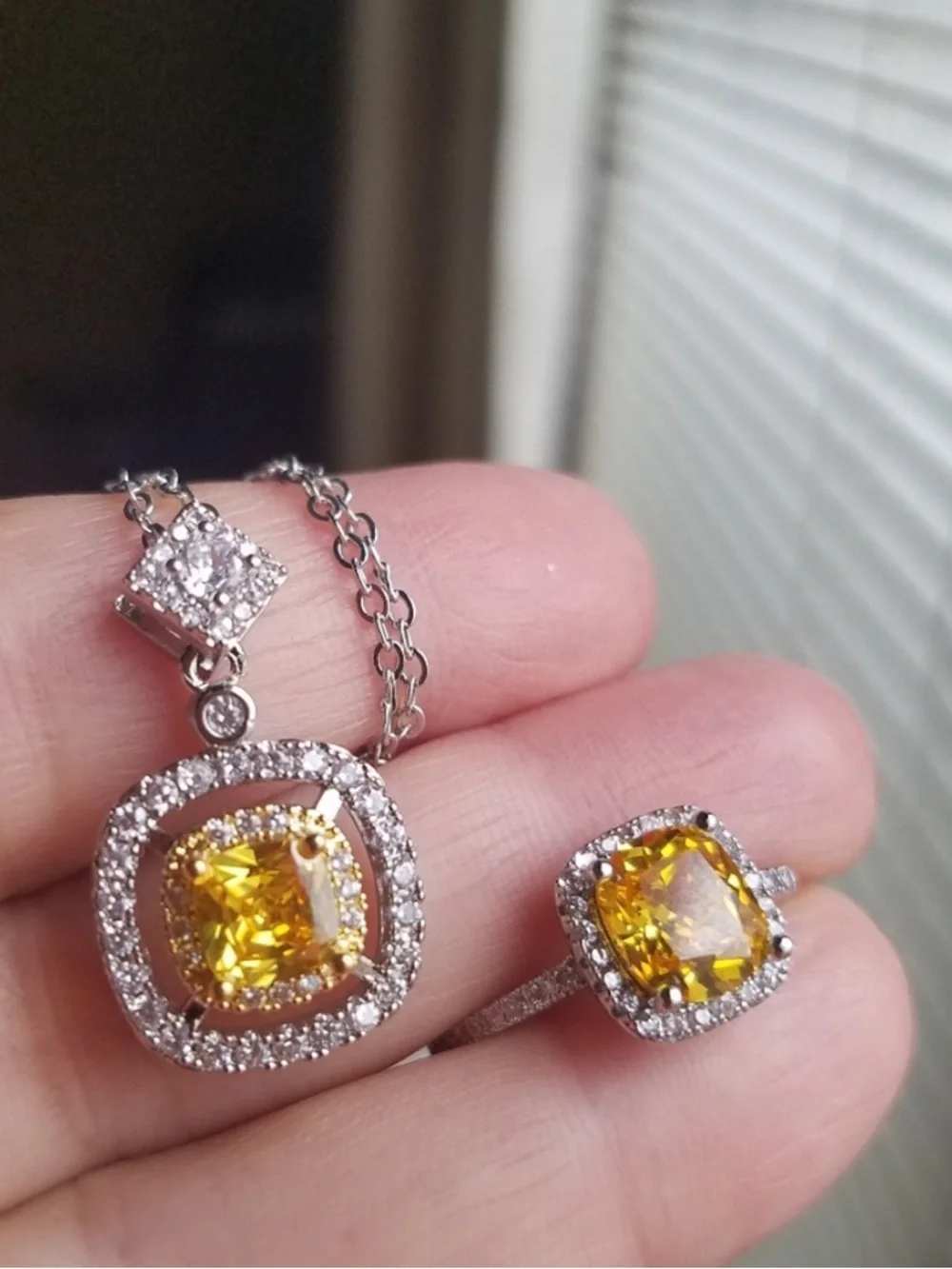 Swarovski Elements 925 Sterling Silver Solitaire Halo Yellow Citrine Ring NEW